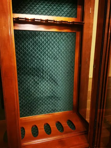 M&aacute;ria 5 pusk&aacute;s fegyverszekr&eacute;ny belső